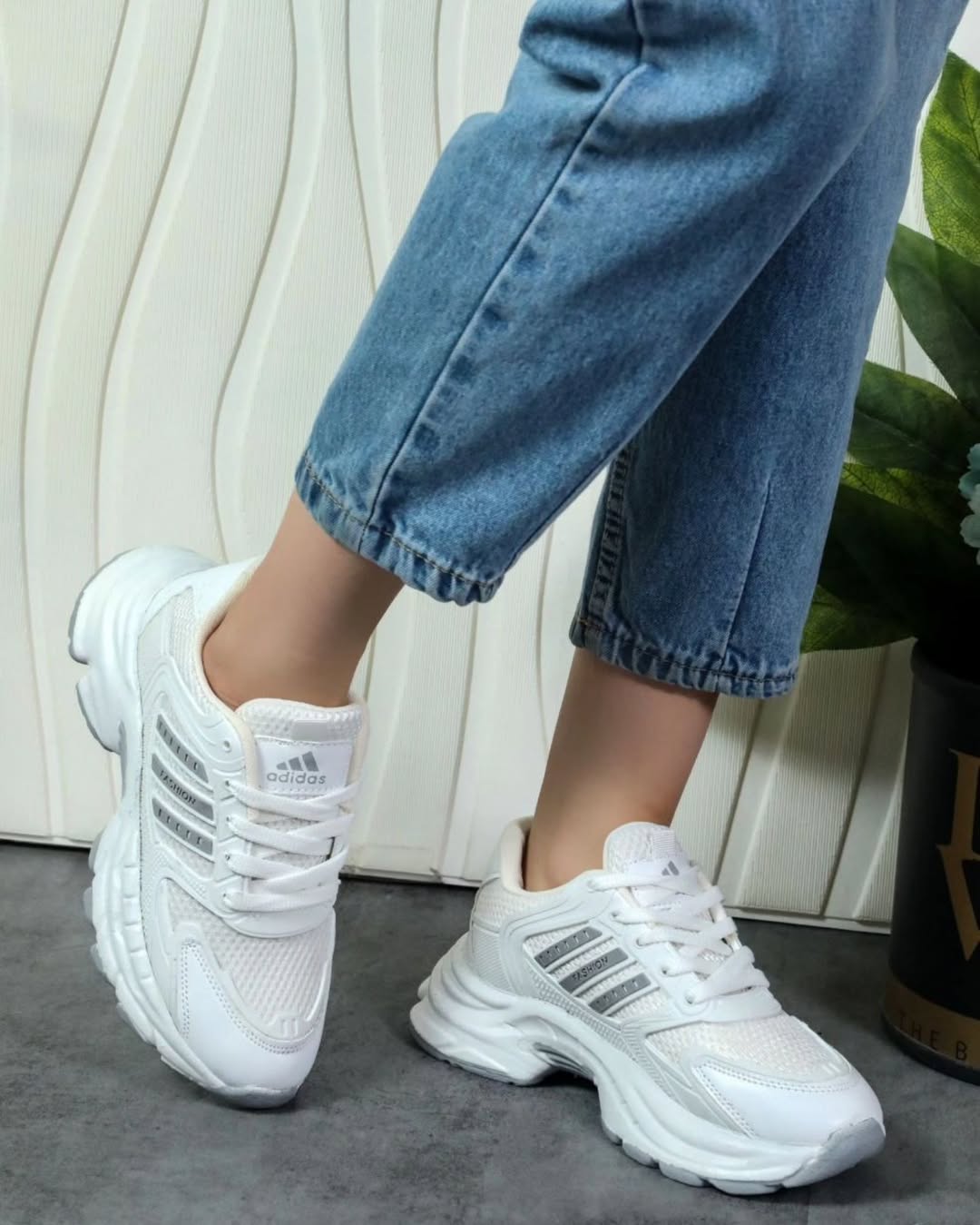 کتونی ادیداس لژ دار